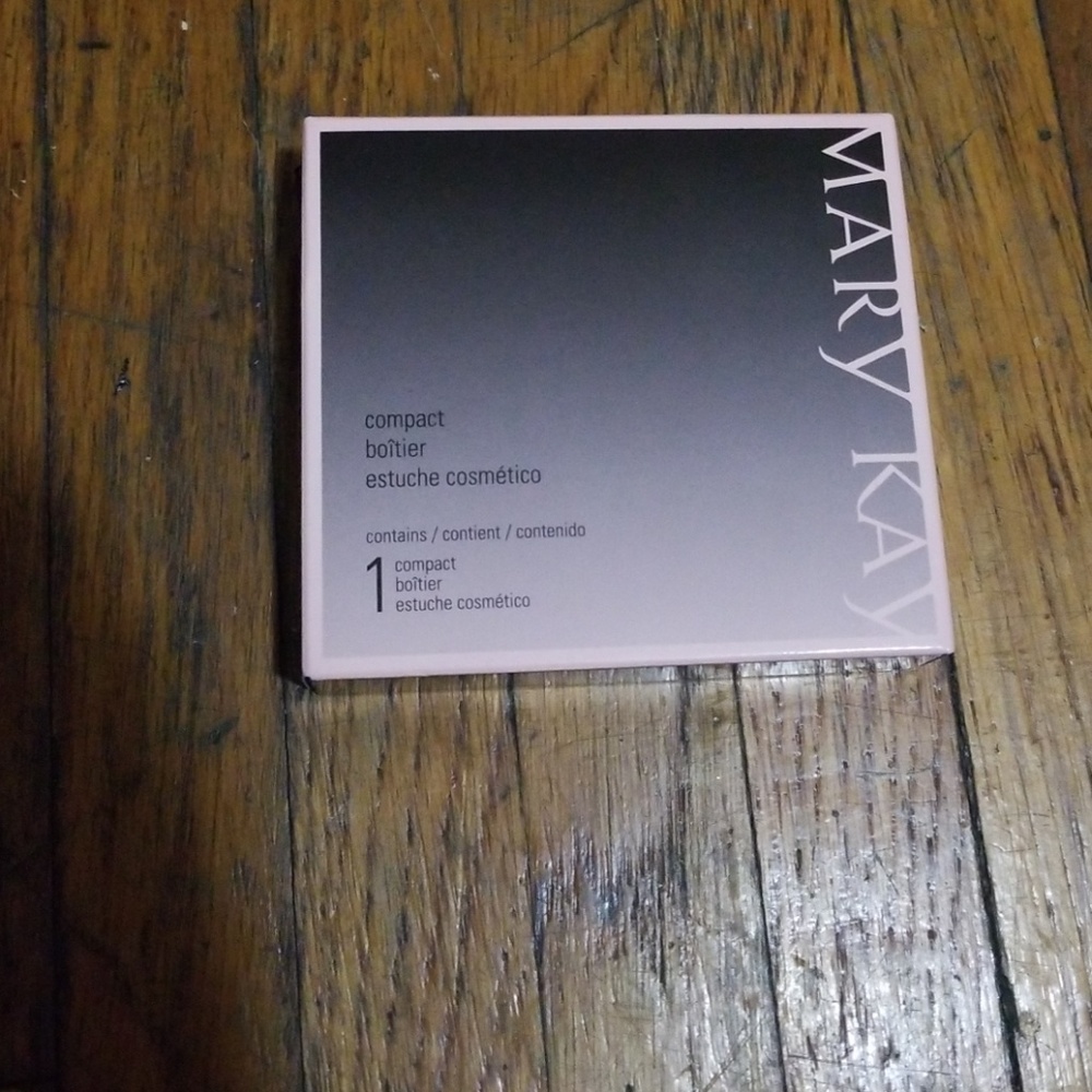 Mary Kay Compact (unfilled) NWOT